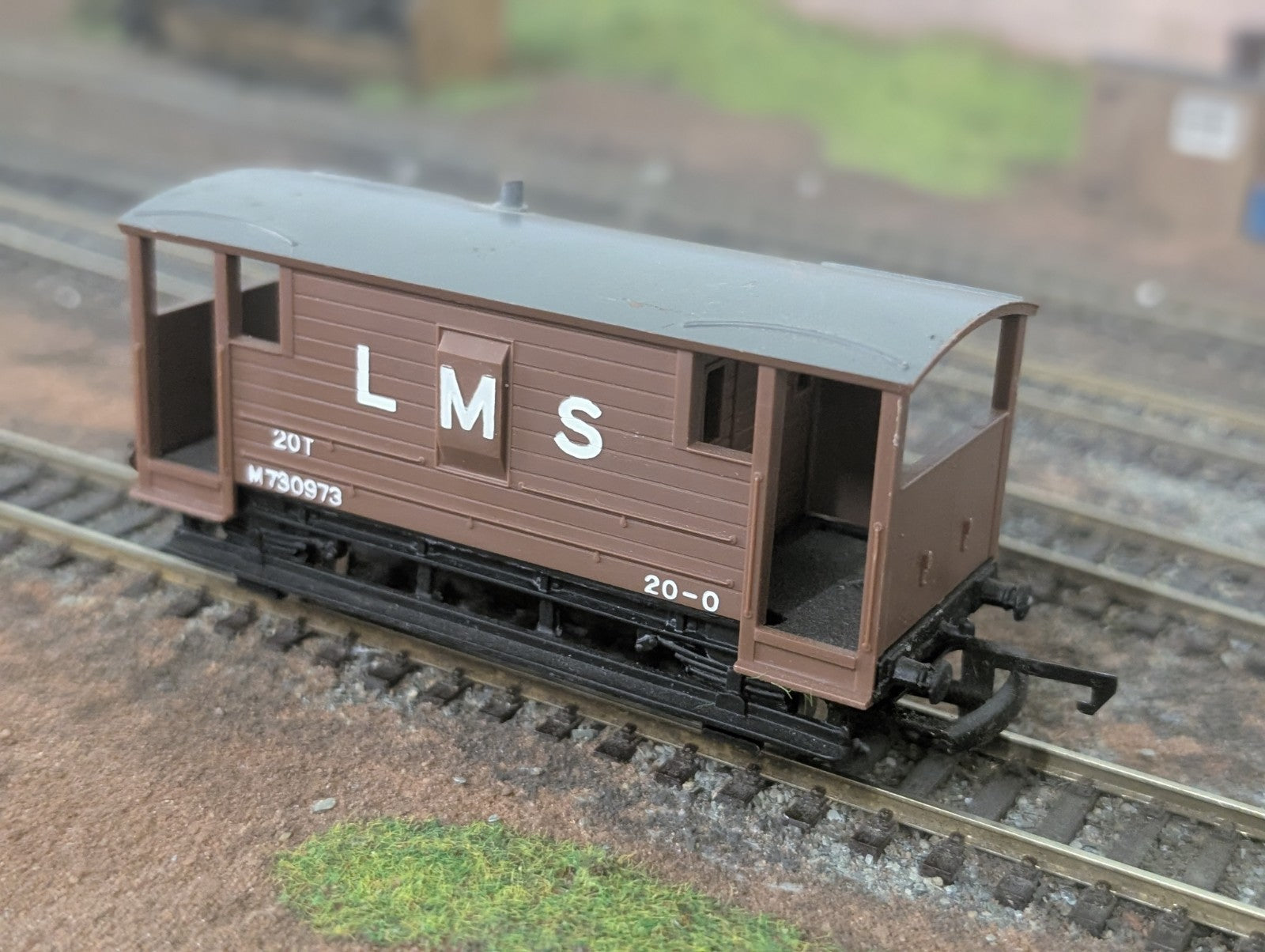 Wrenn W4311 OO Gauge LMS 20T Brake Van M730973 Bauxite