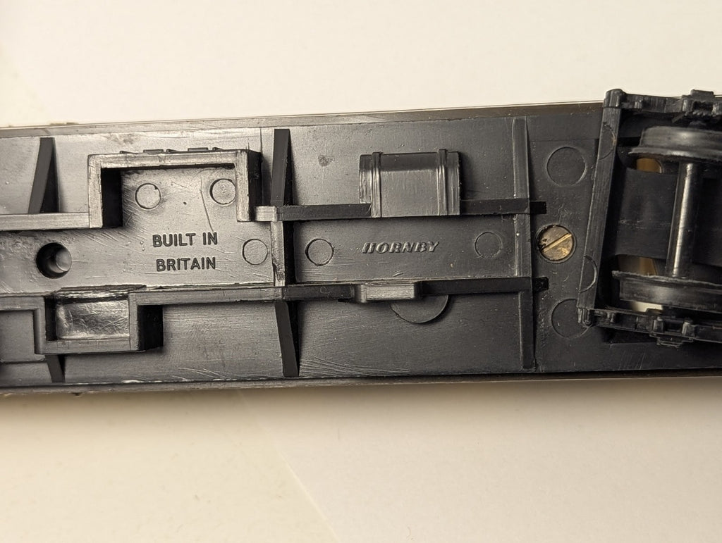 Hornby OO Gauge GWR Collett Brake Third Coach Passenger Coach 5104