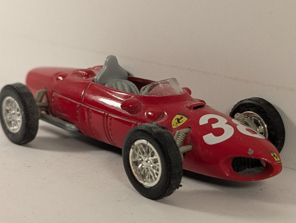 1/35 Scale Ferrari 1961 156 F1 Die-cast Car 38 Red