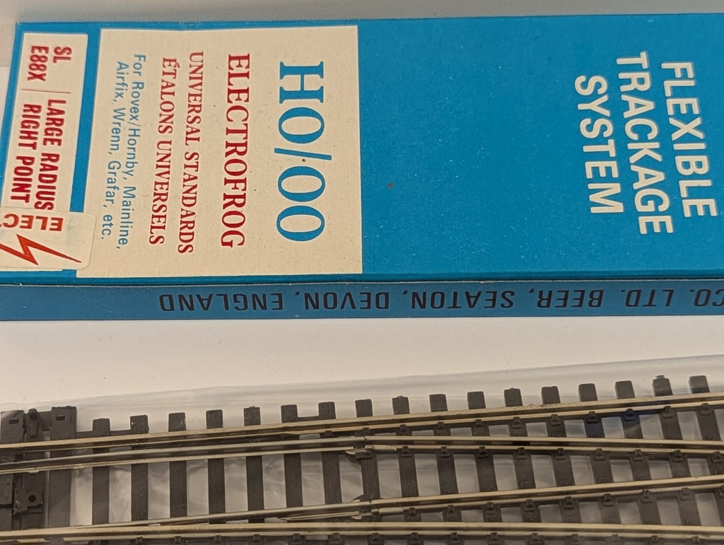 Peco SL-E88X OO Gauge Large Radius Right Hand Point
