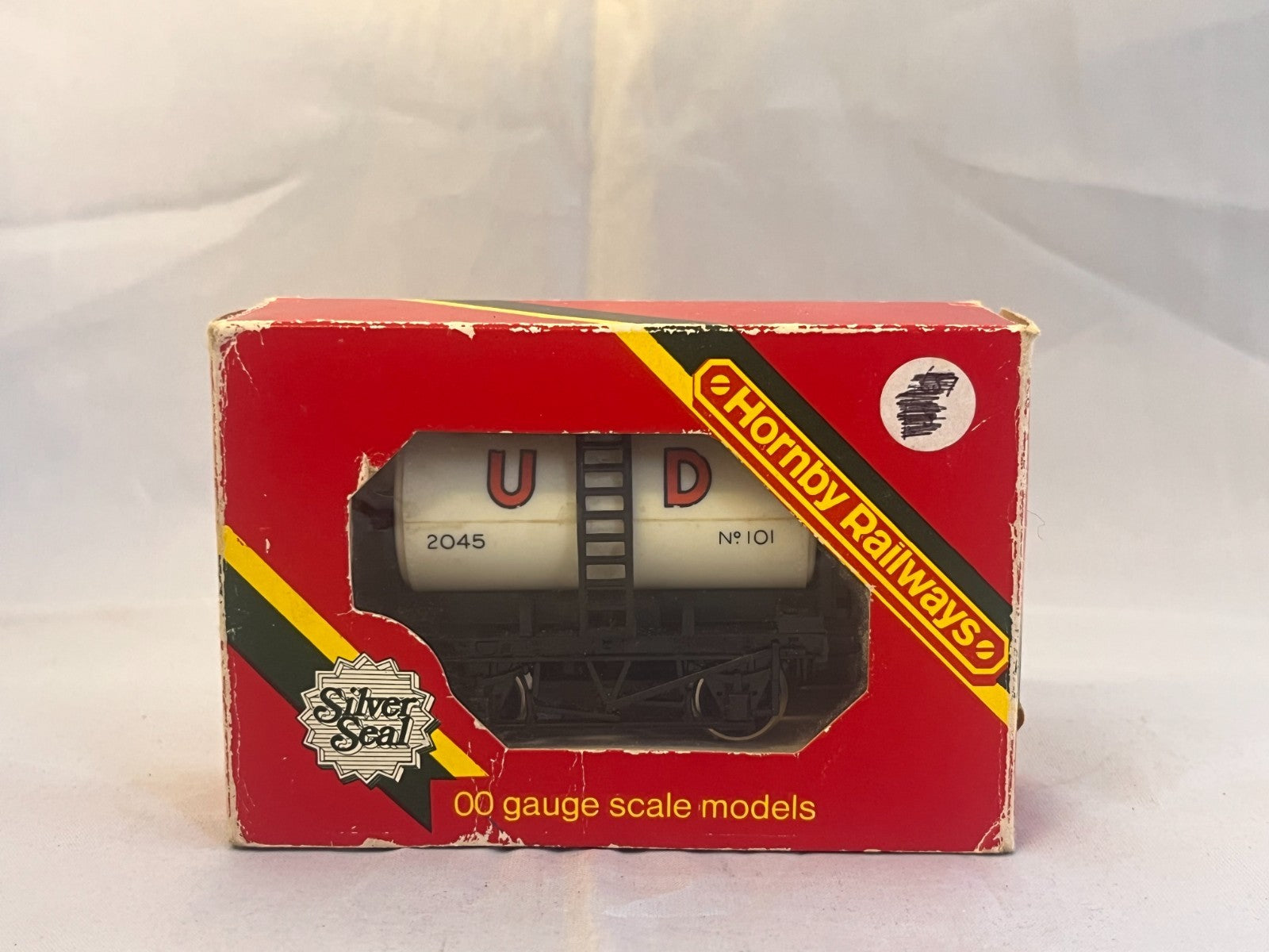 Tri-ang Hornby R15 OO Gauge United Dairies Milk Tank Wagon Boxed