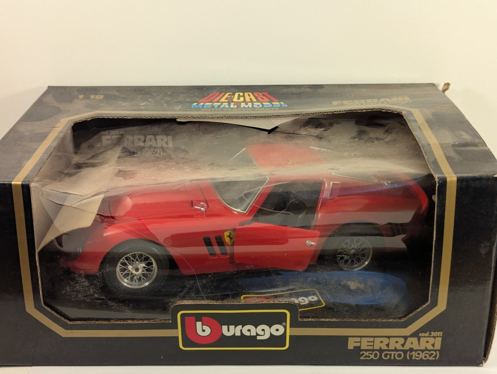 Bburago 1:18 Ferrari 250 GTO (1962) Die-cast Model Car Red 3011