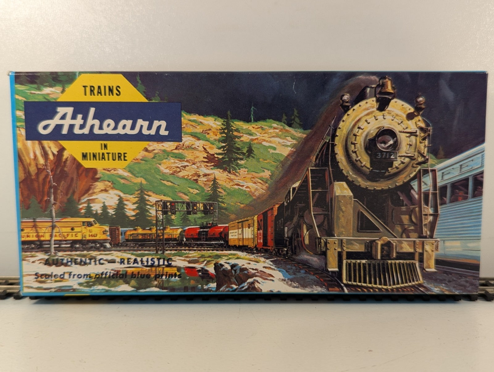 Athearn HO Scale USRA Rebuilt Steel 40' Box Car - Huntsville Railway Company