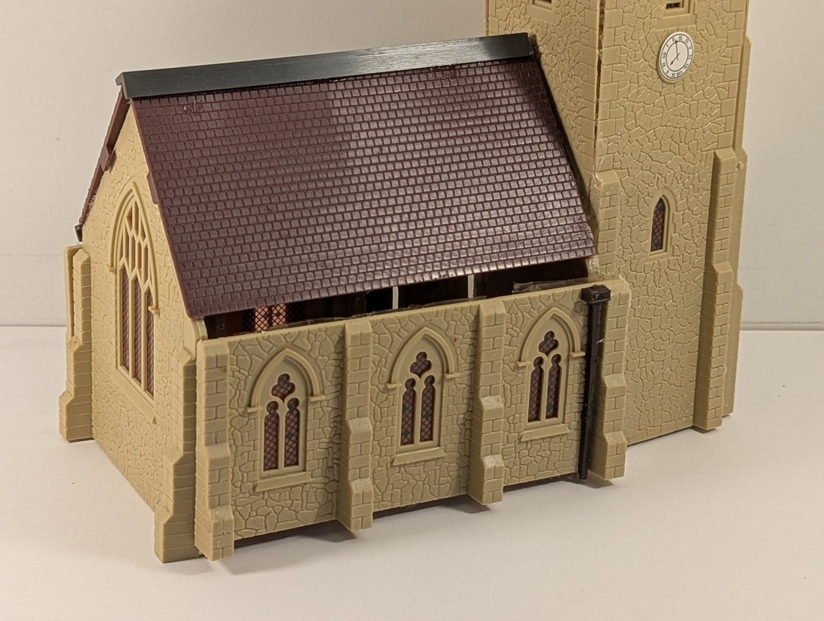 Hornby OO Gauge Country Church Buildings R138