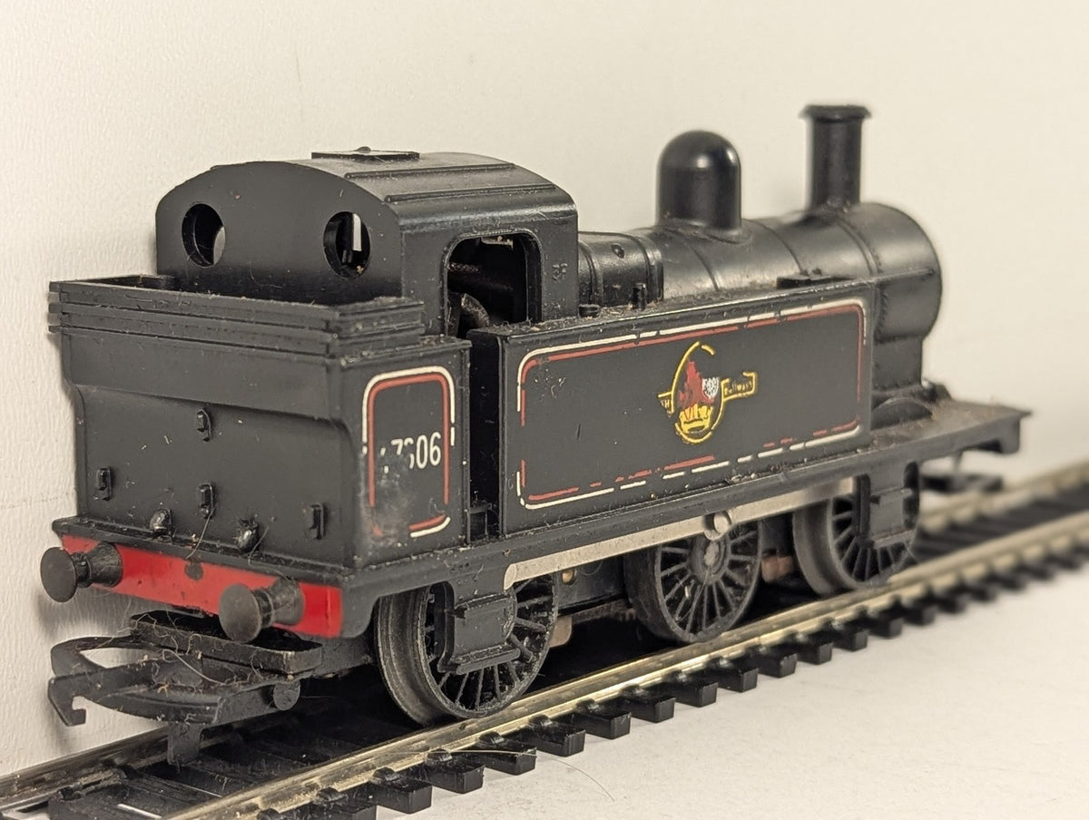 Tri-ang OO Gauge Class 3F 0-6-0T Jinty Steam Locomotive 47606 BR Black R.52