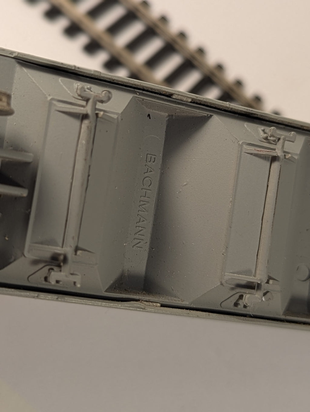 Bachmann HO Gauge ACF Covered Hopper Wagon – Repainted & Missing Coupling