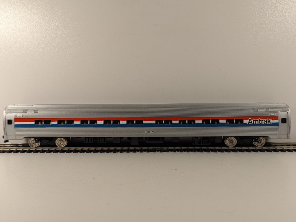 Bachmann Industries HO Scale Budd Amtrak Passenger Car 43-1017-05