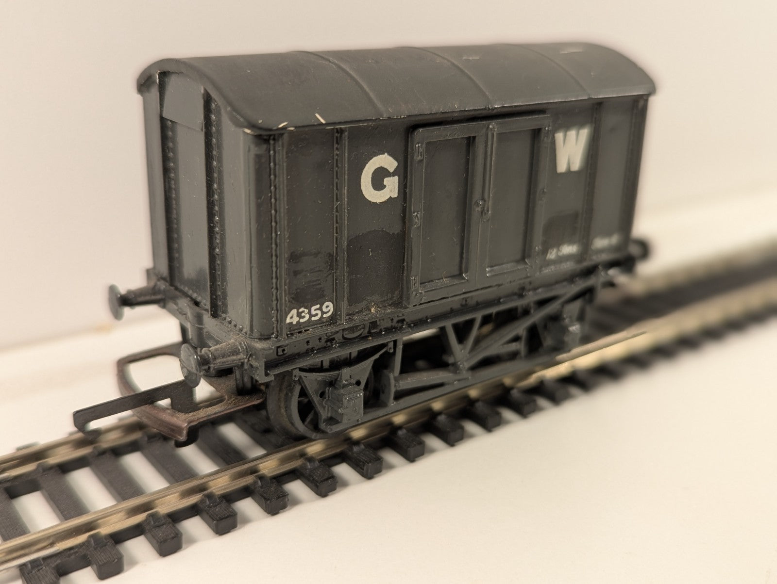 Tri-ang OO Gauge GWR “Iron Mink” Van – No. 4359