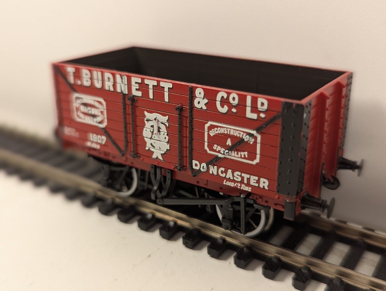 Bachmann 37-125K OO Gauge 8 Plank Wagon T Burnett Doncaster