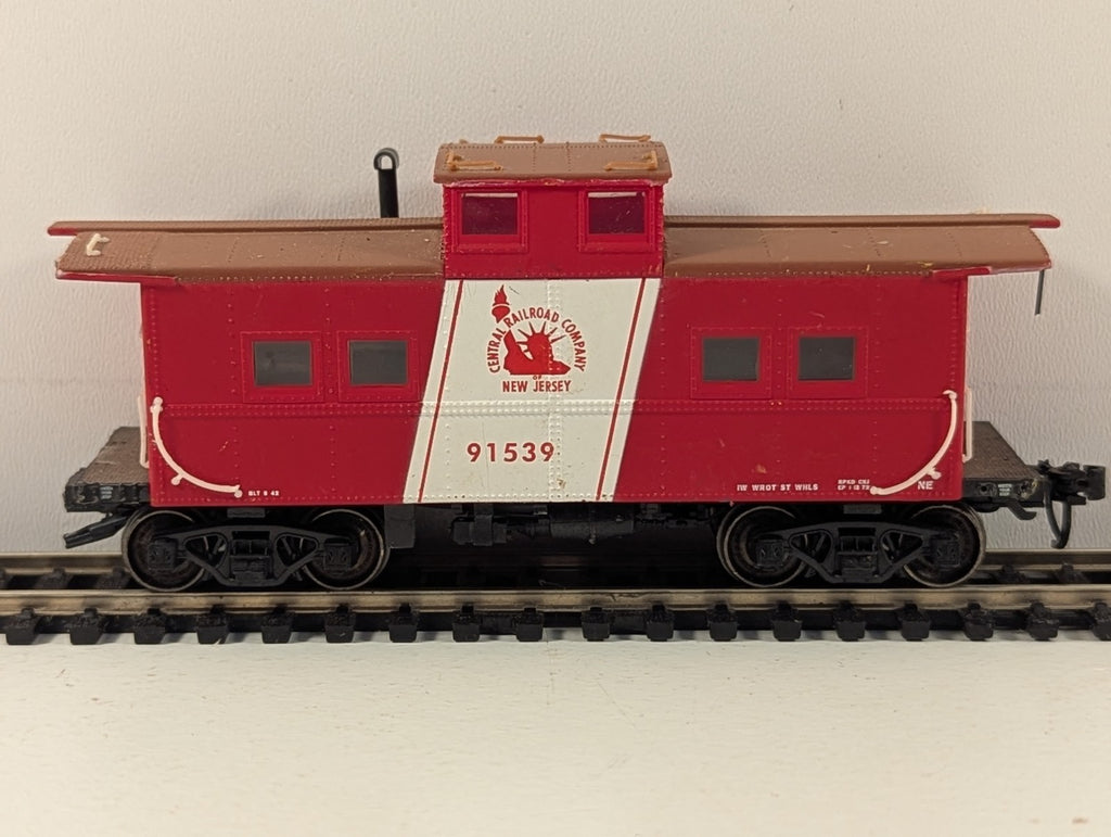 Life Like HO Gauge New Jersey Cupola Caboose
