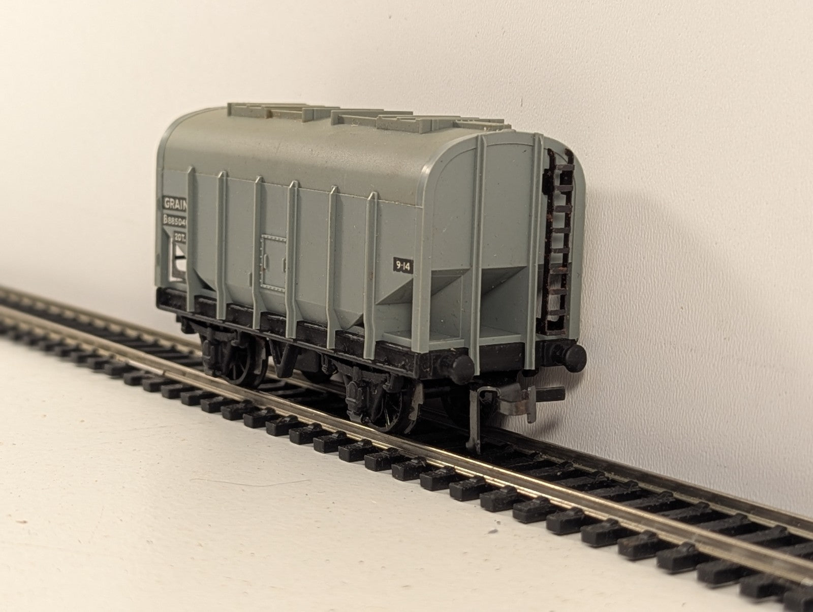 Hornby Dublo 32067 OO Gauge Grey 20 Ton Bulk Grain Wagon - Boxed