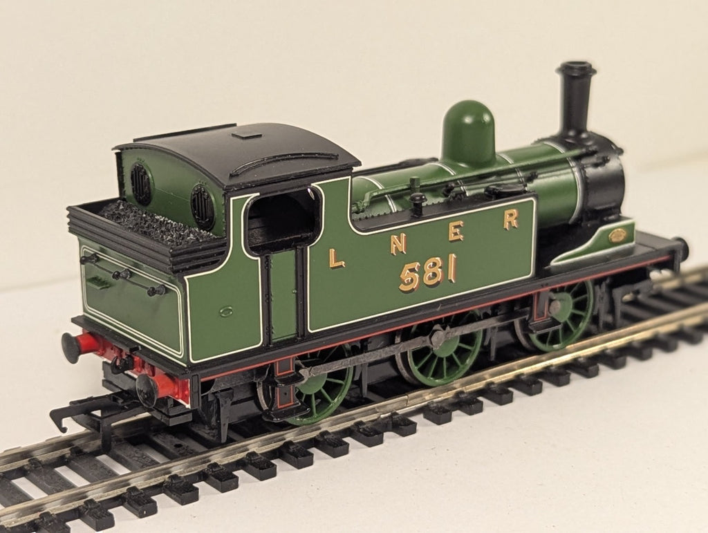 Bachmann Branchline 30-060b Class J72 0-6-0T 581 in LNER green - Limited Edition
