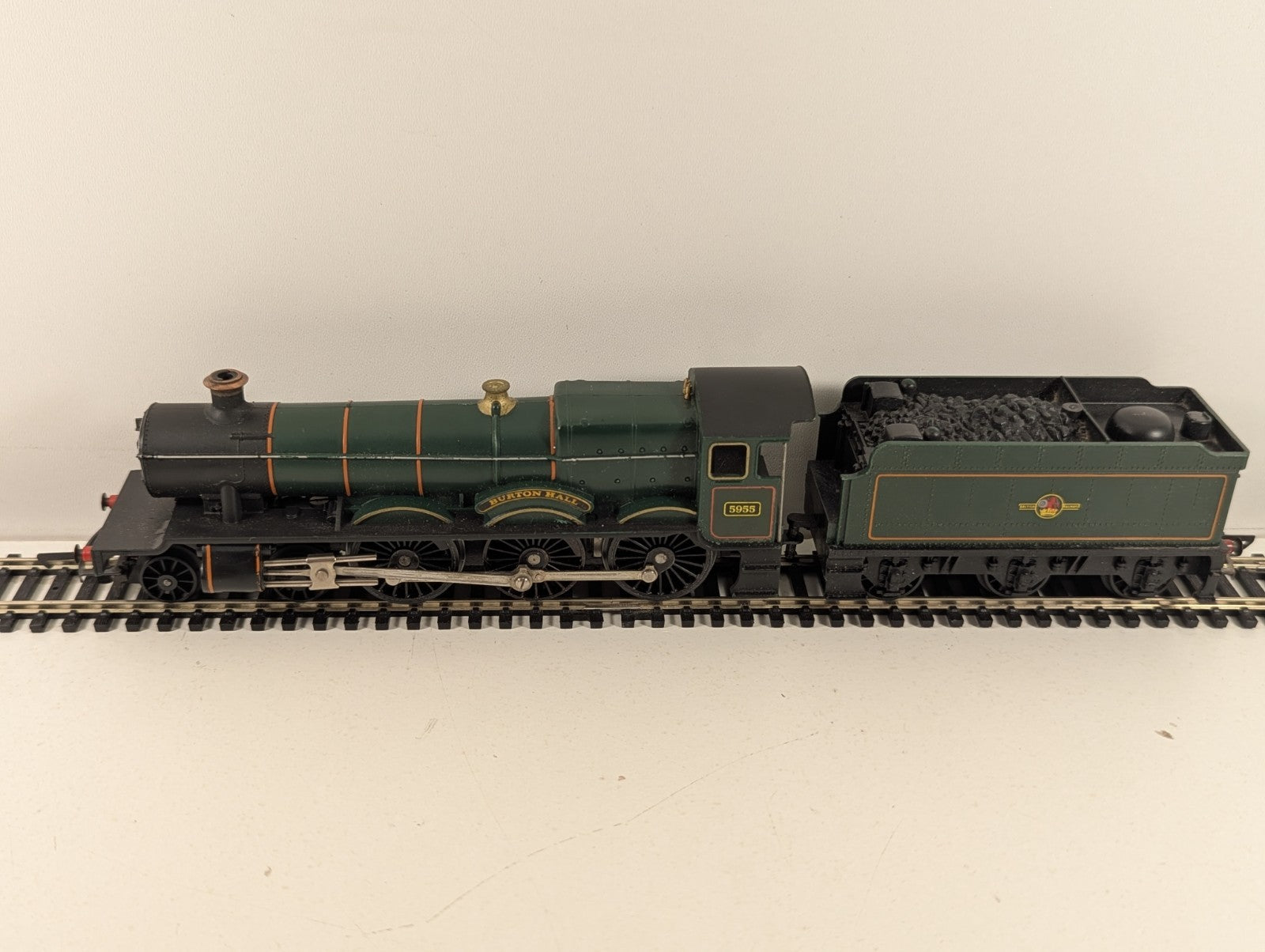 Hornby R759 OO Gauge GWR Hall Class "Burton Hall" Steam Locomotive - Renumbered