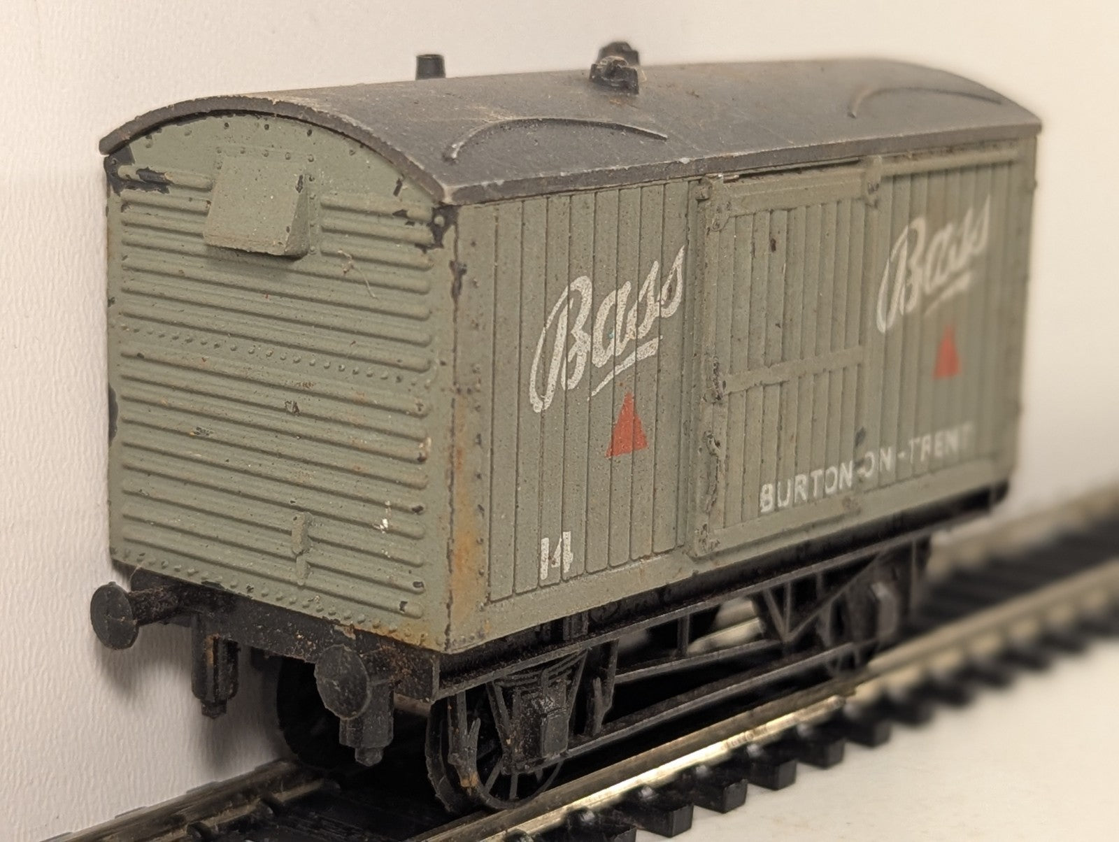 Graham Farish OO Gauge Bass Ventilated Van 14