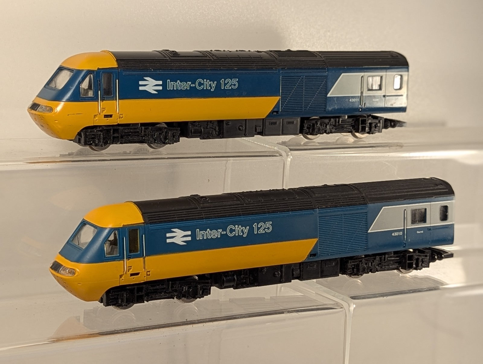 Hornby OO Gauge Class 43 HST Power Cars Diesel Locomotive 2 Car