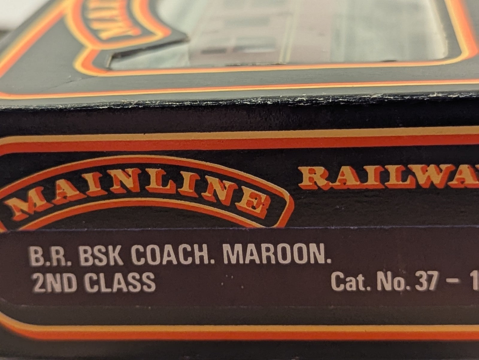 Mainline OO Gauge BR Second Class Composite Coach Maroon - Boxed