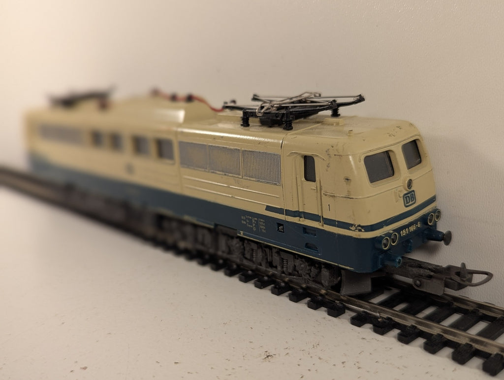 Liliput HO Scale DB Class 151 Electric Locomotive 151 166-6