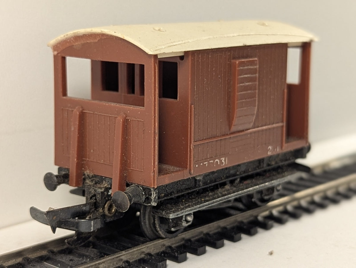 Tri-ang OO Gauge LMS 20 Ton Goods Brake Van M77031 Brown R16