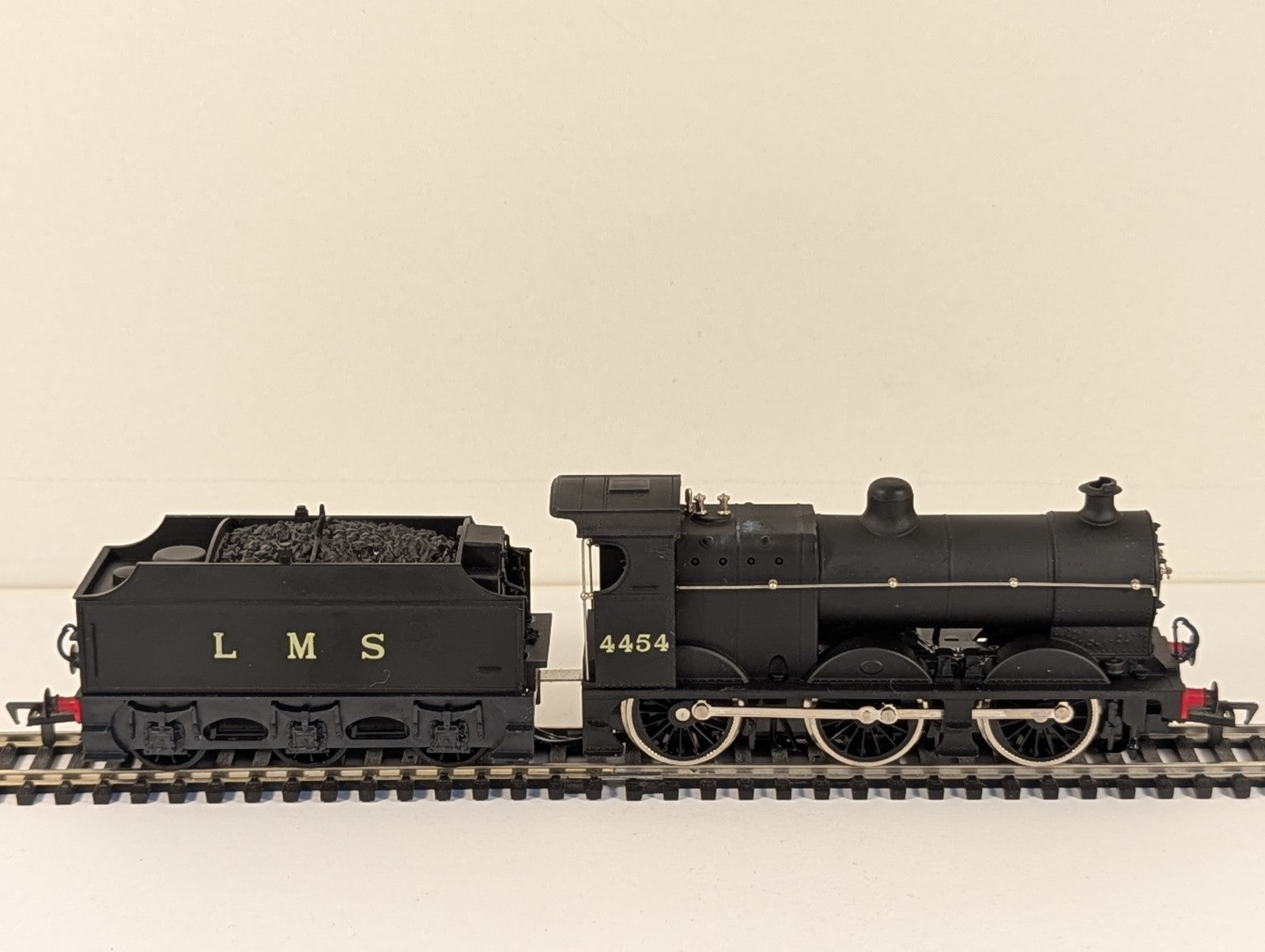 Airfix LMS Class 4F 0-6-0 Steam Locomotive No. 54122 - Boxed