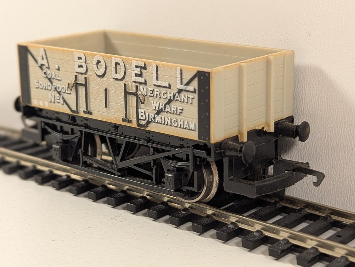 Hornby R012 OO Gauge 5-Plank Open Wagon – A. Bodell
