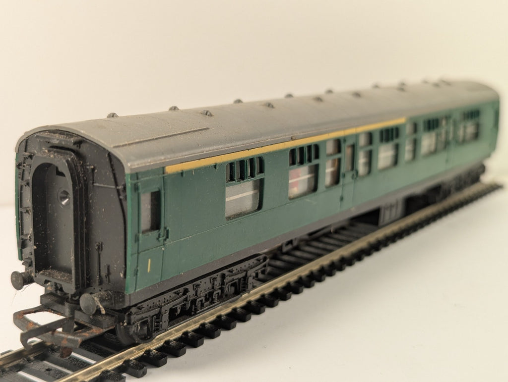 Tri-ang Railways R220 OO Gauge BR Southern Green Brake 2nd Coach