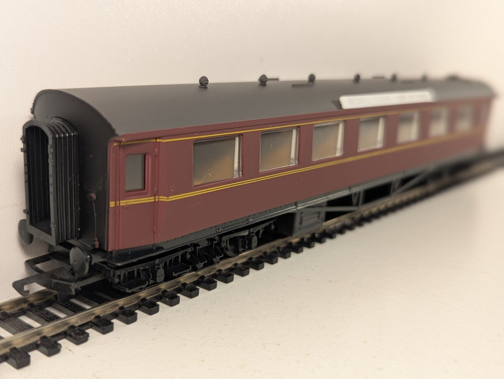 Airfix GMR OO Scale Hawksworth Corridor First Passenger Coach W 6661 W BR