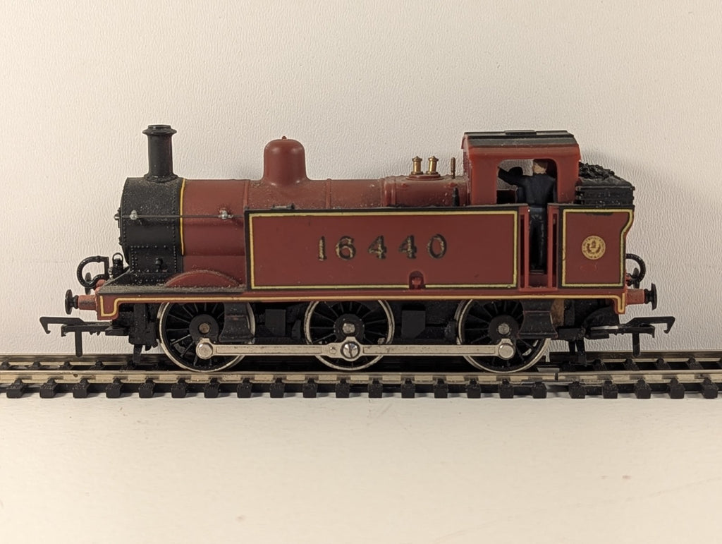 Hornby R52 OO Gauge Class 3F 0-6-0 Tank Locomotive 16440 LMS Maroon