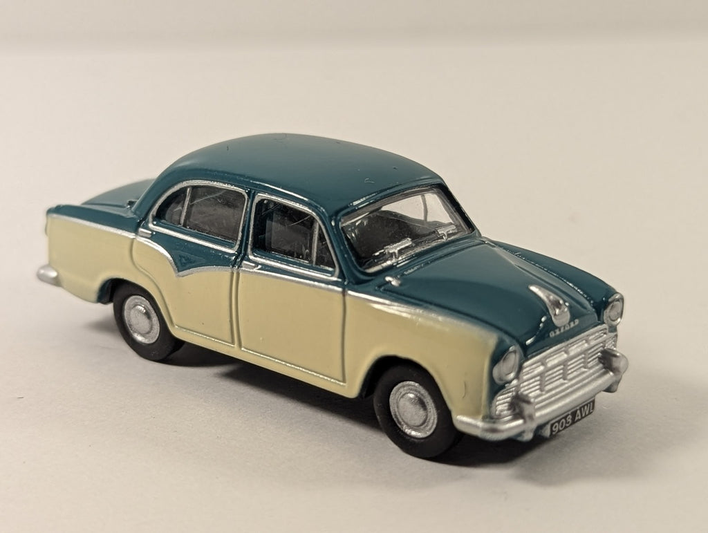 Oxford Diecast 1:76 scale / OO gauge Morris Oxford Series III Saloon