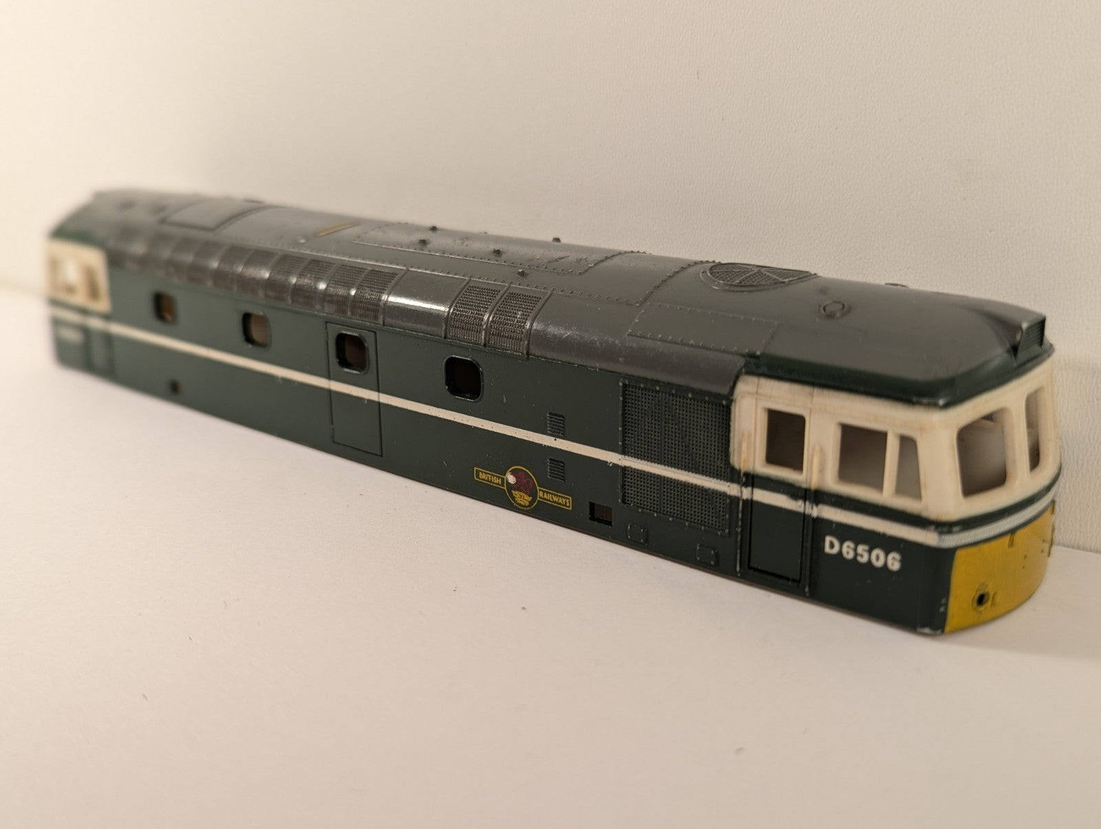 BR Class 33 Diesel Locomotive Body Shell BR Green - Spares/Repairs