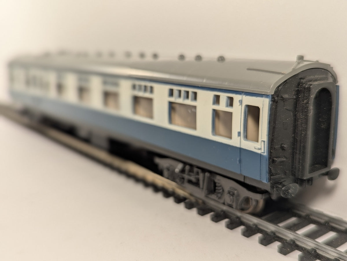 Tri-ang OO Gauge BR DMU Diesel Railcar Centre Unit Passenger Coach