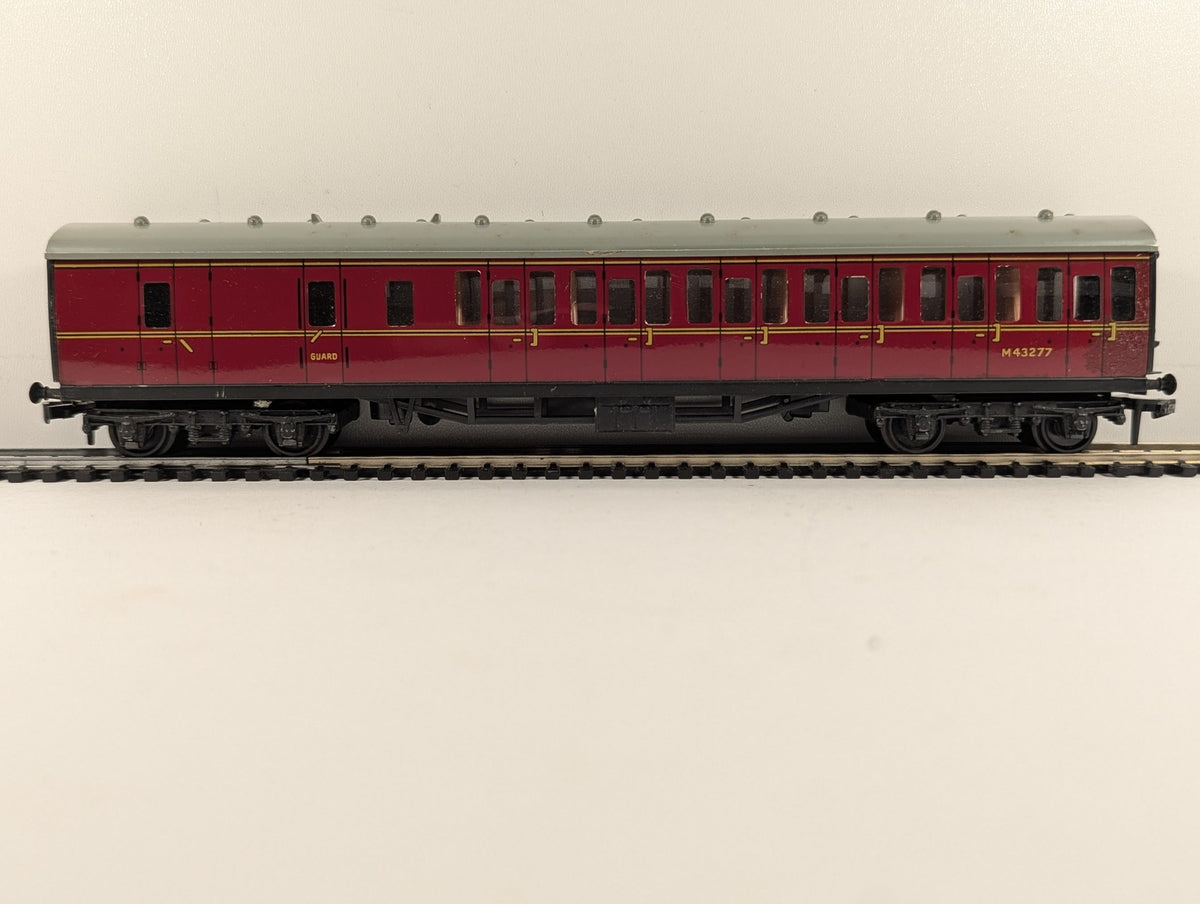 Hornby Dublo OO Gauge BR Maroon Brake Second Coach Passenger Coach M43277 4053