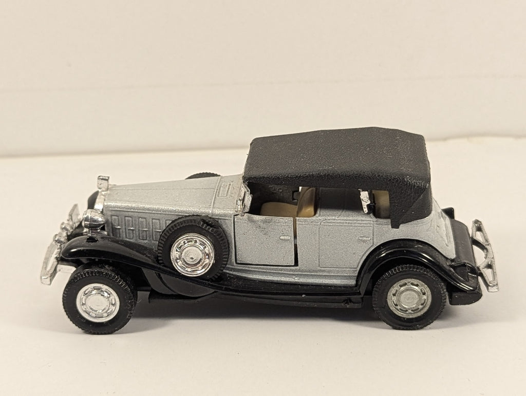 Yatming Cadillac V-16 Phaeton Die-cast Model Car Silver and Black 8503