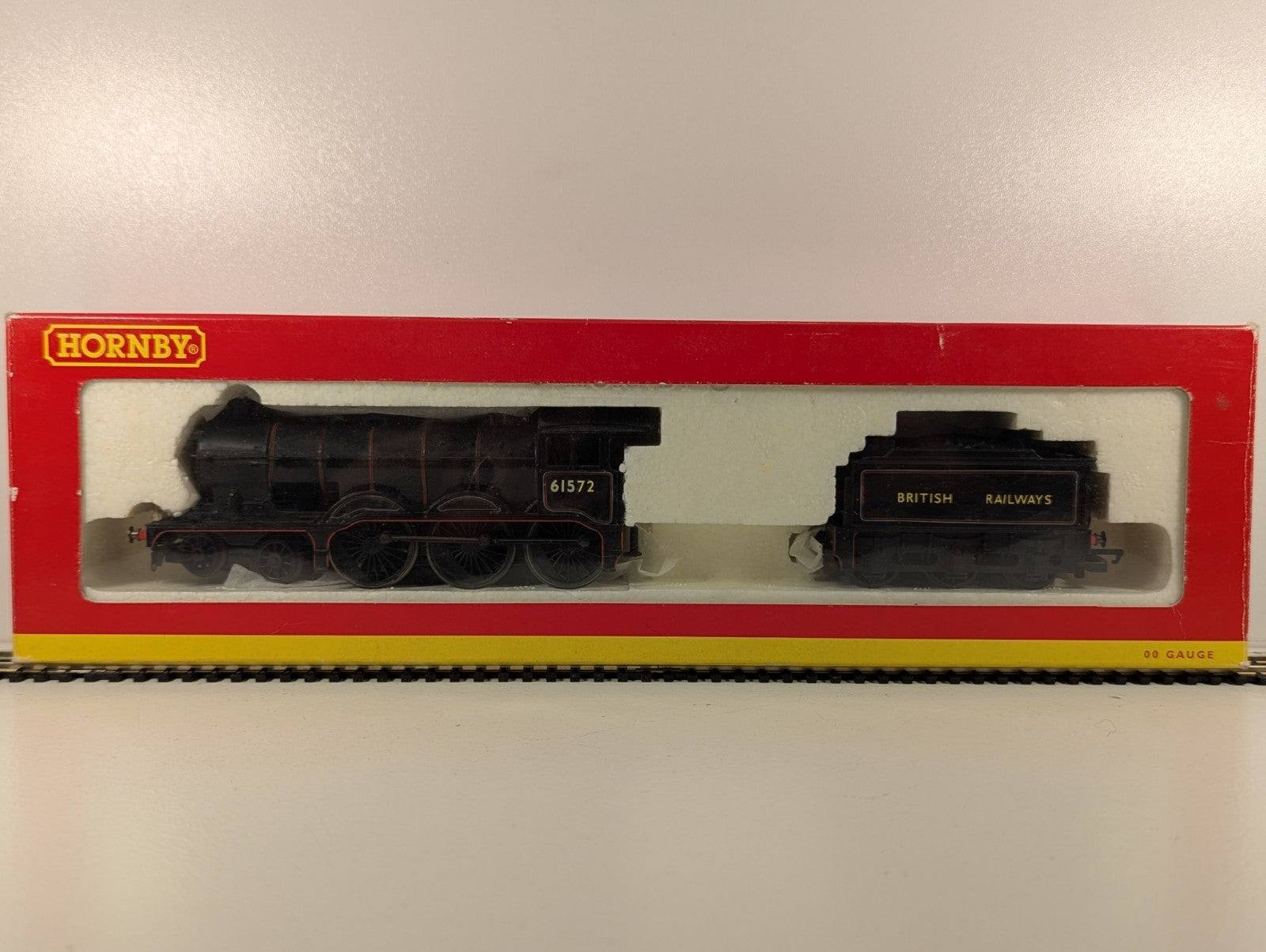 Hornby R2154A LNER B12 BR Lined Black