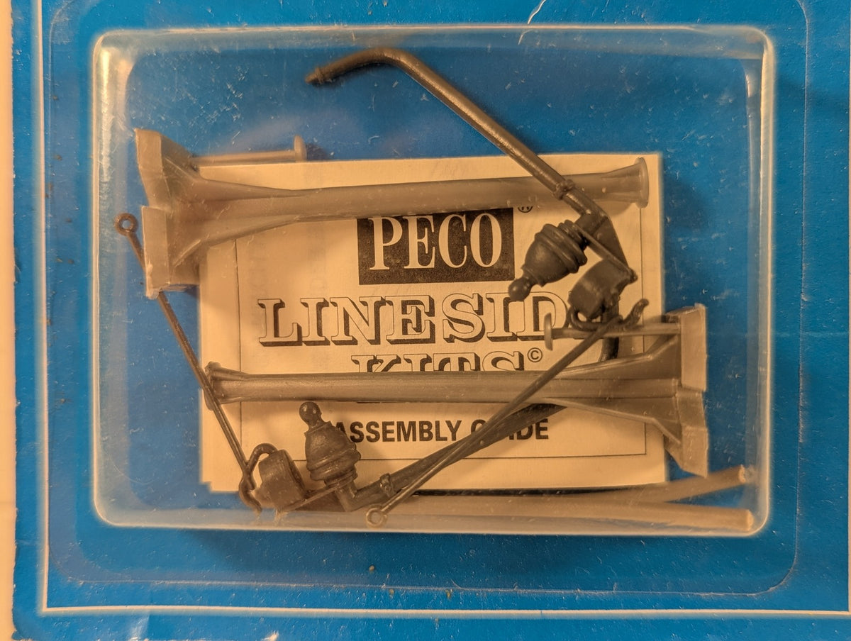 PECO OO/HO Water Cranes Lineside Kit LK-2