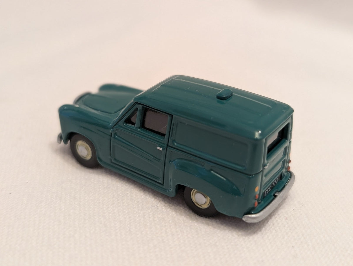 Classix 1:76 Scale Austin A30 Van Die-cast Vehicle ECC 772 Green