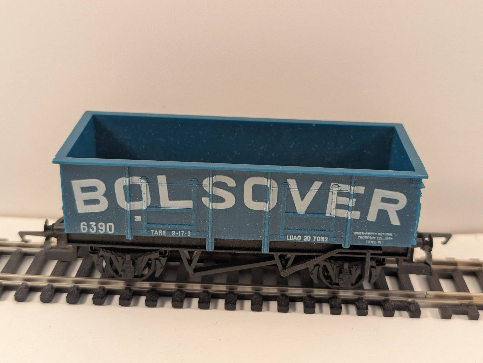 Hornby R136 Bolsover 7-Plank Mineral Wagon – No. 6390 – OO Gauge