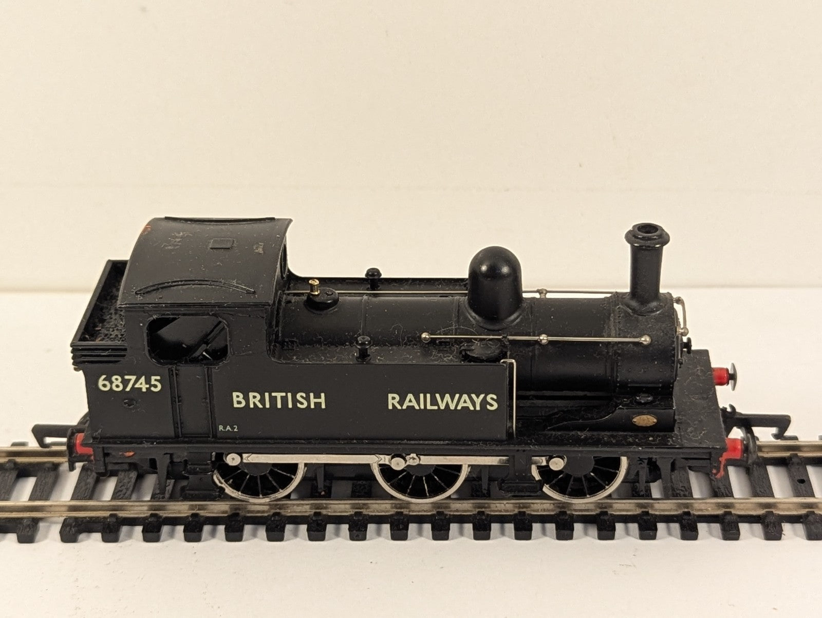 Mainline Class J72 0-6-0T Tank Locomotive BR Black No.68745  - Needs Attention