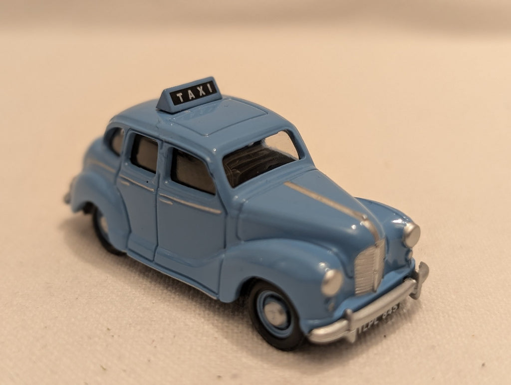 Classix 1:76 / OO Gauge Austin FX3 Taxi Die-cast Model Car LPL 845 Blue