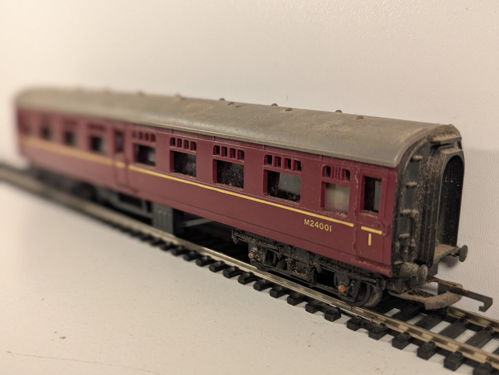 Tri-ang R321 OO Gauge BR 1st Class Coach BR Maroon