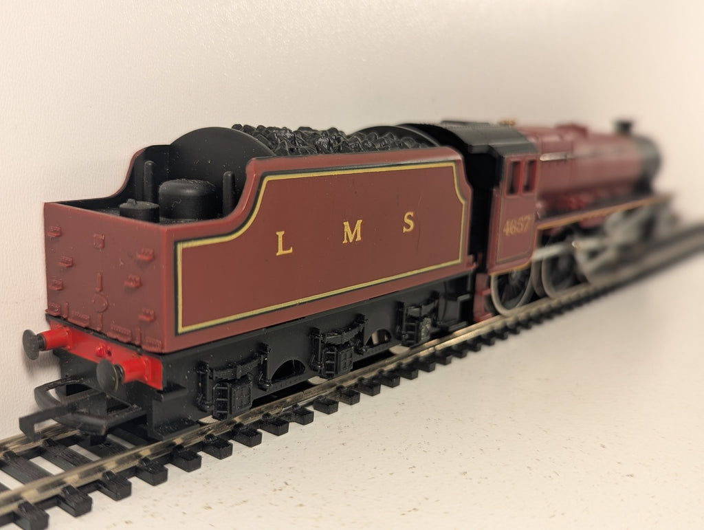 Hornby OO Gauge LMS Class 5 Locomotive 4657 LMS Maroon R859