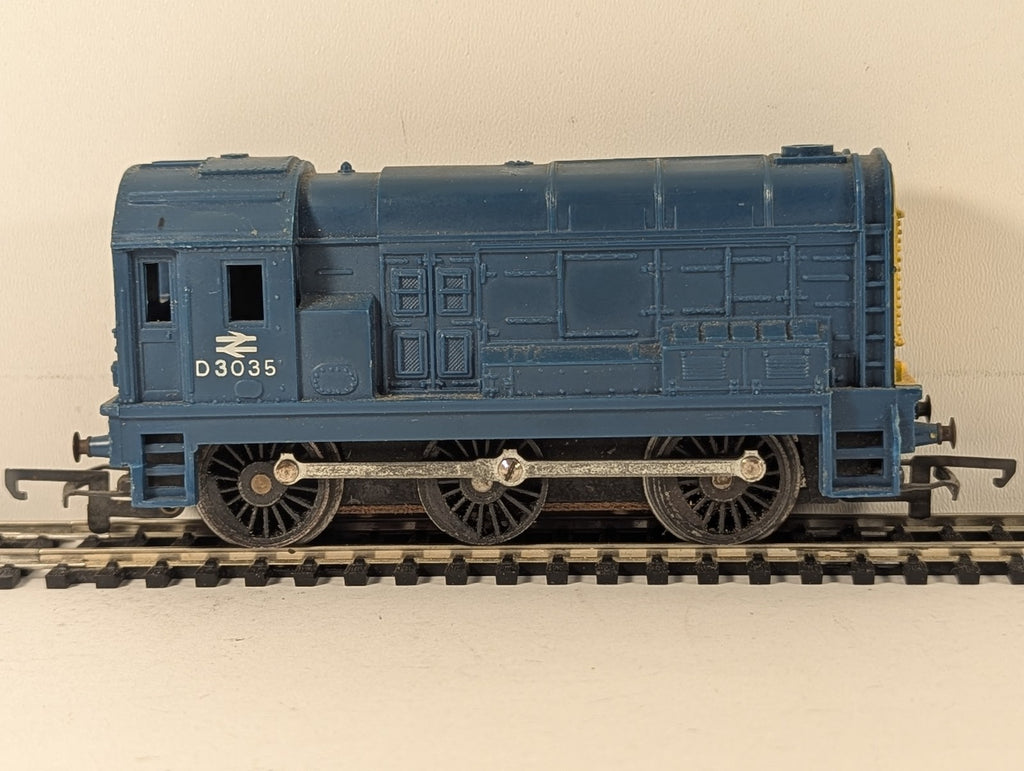 Tri-ang Hornby OO Gauge Class 08 Diesel Shunter Locomotive D3035 BR Blue R152