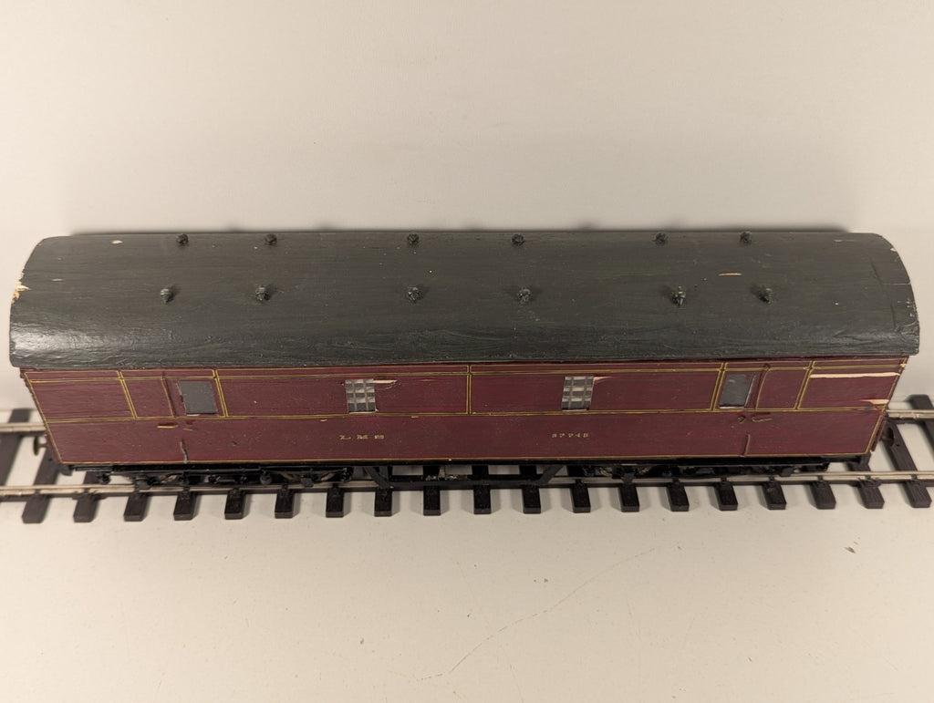 Kitbuilt O Gauge LMS Full Parcels Brake Van Maroon