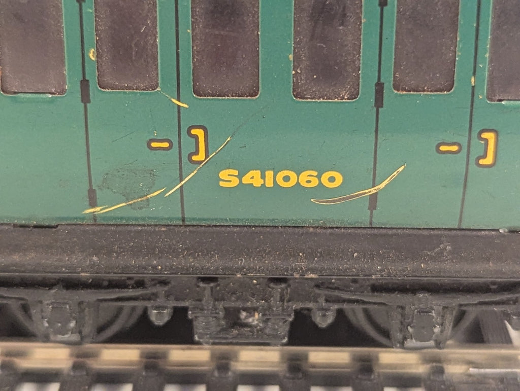 Hornby Dublo OO Gauge BR Southern Suburban Composite Coach Passenger