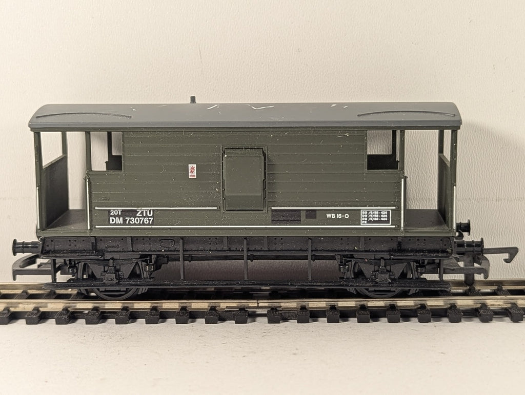 Hornby OO Gauge BR 20 Ton Brake Van DM 730767 BR Olive Green R6244