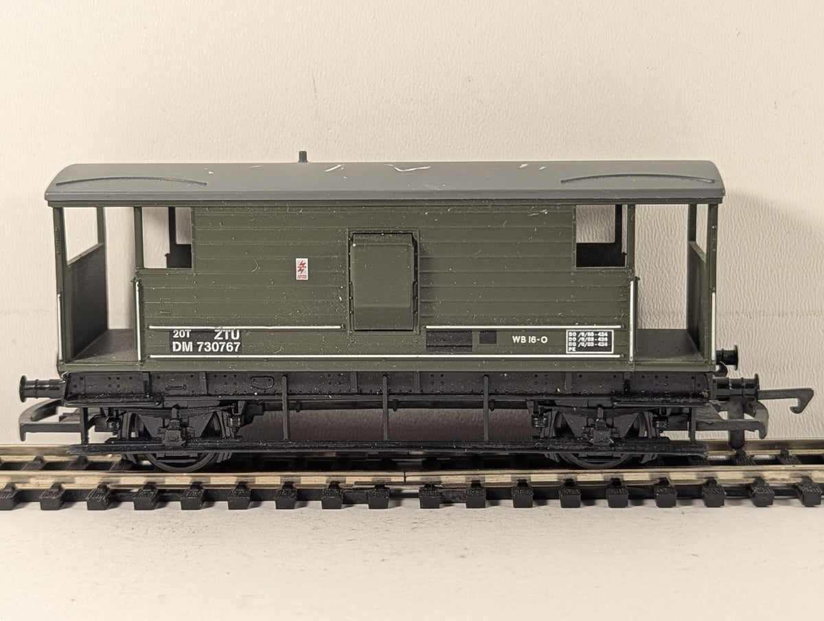 Hornby OO Gauge BR 20 Ton Brake Van DM 730767 BR Olive Green R6244