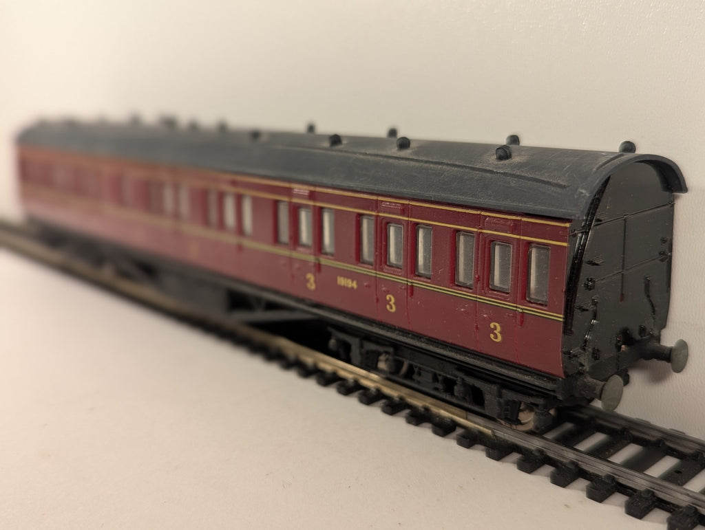 Dapol OO Gauge LMS Non-Corridor Composite Coach Passenger Coach 19194 LMS Maroon