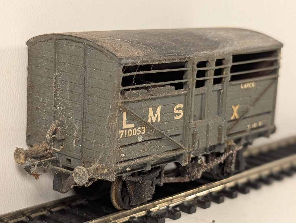 Kitbuilt OO Gauge LMS Cattle Wagon Goods Wagon 710053 LMS Grey