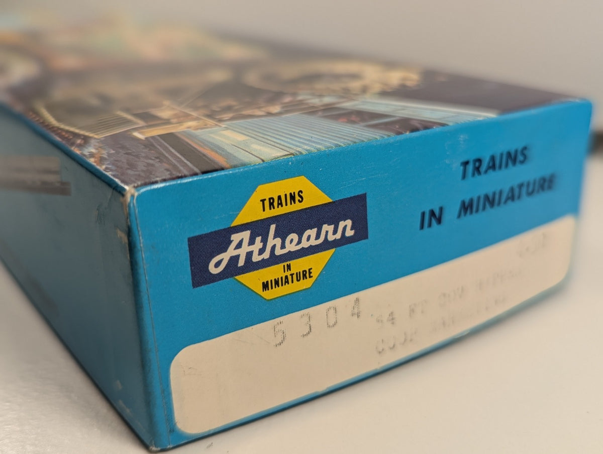 Athearn HO Scale 54' Rib Side 3-Bay Covered Hopper – Painted Unlettered