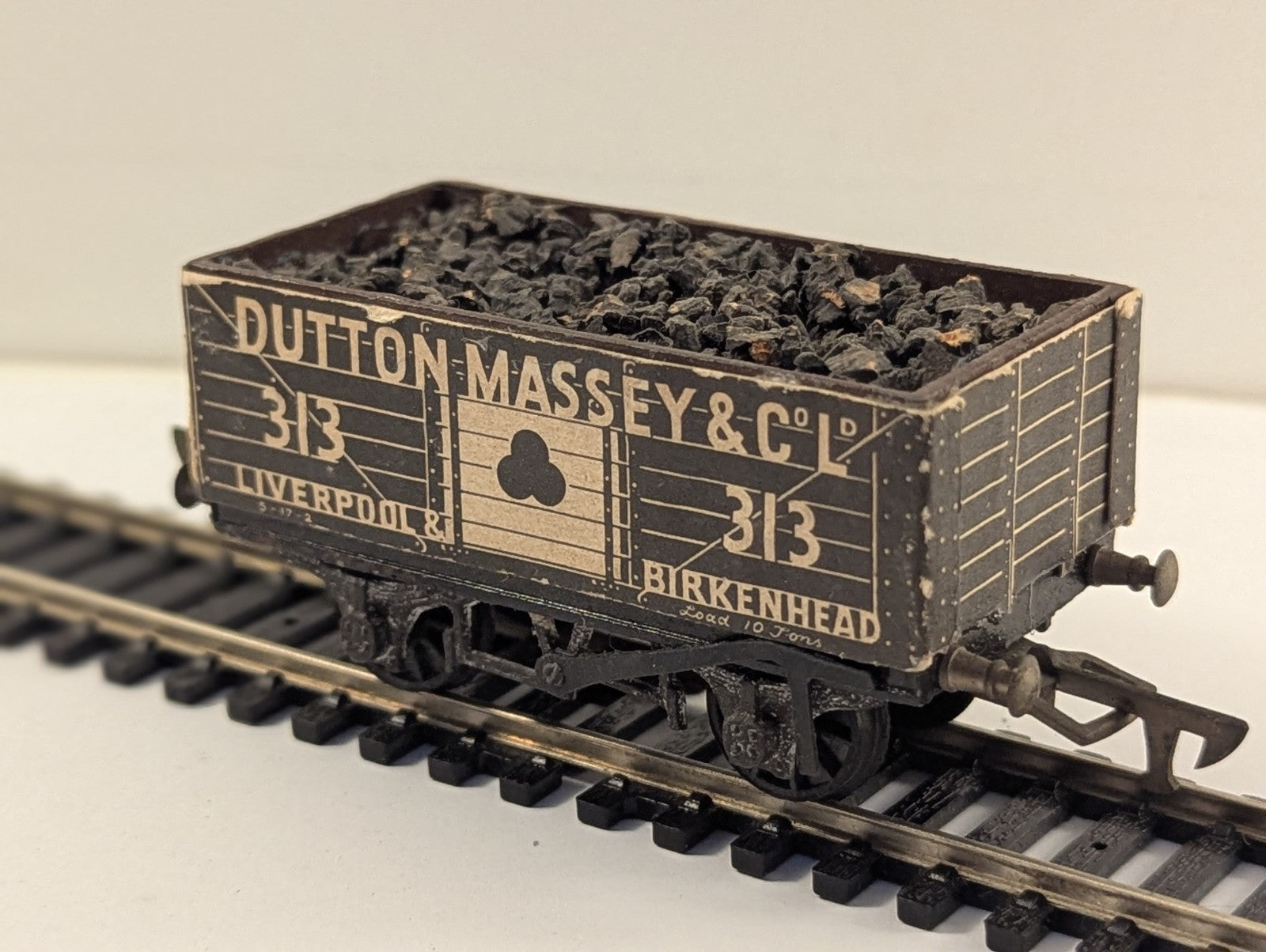 Graham Farish OO Gauge Dutton Massey & Co 10 Ton Open Coal Wagon