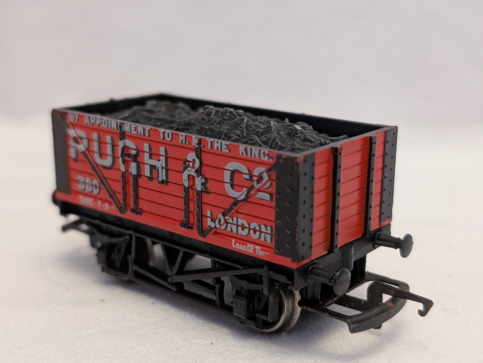 Hornby OO Gauge Pugh & Co 7 Plank Wagon Goods Wagon 380 Pugh & Co Red